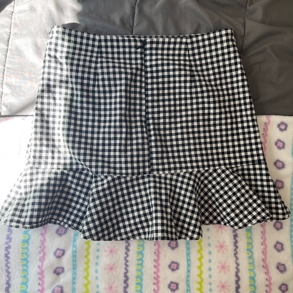 Forever 21 Gingham Ruffled Mini Skirt!! - Picture 4 of 5